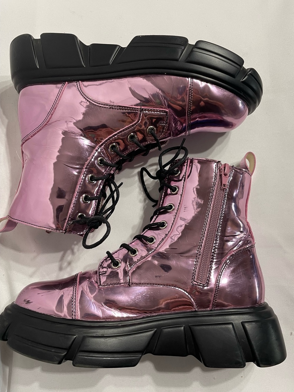 Ladies size 5 Madden Girl shiny pink metallic Combat Boots bold black chunky lug